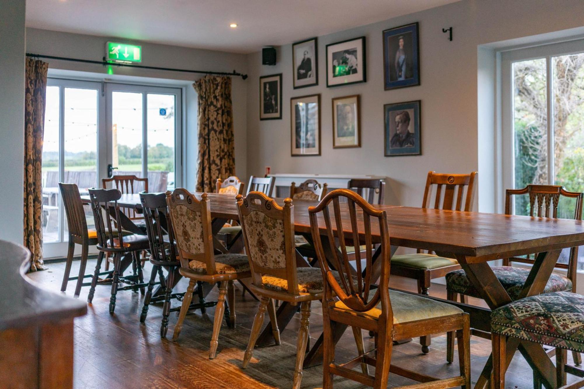 The Anchor Inn Lower Froyle Extérieur photo